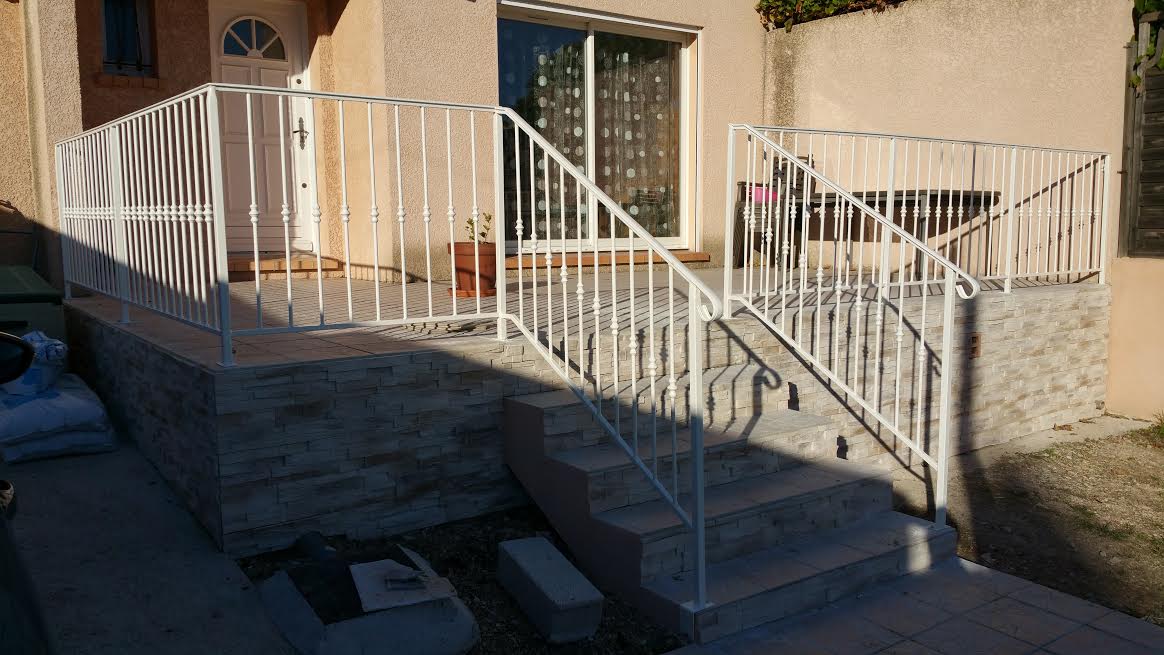 FABRICATION ET POSE GARDE CORPS FER FORGE POUR TERRASSE ET GARDE CORPS RAMPANTS POUR ESCALIER A MARTIGUES 13